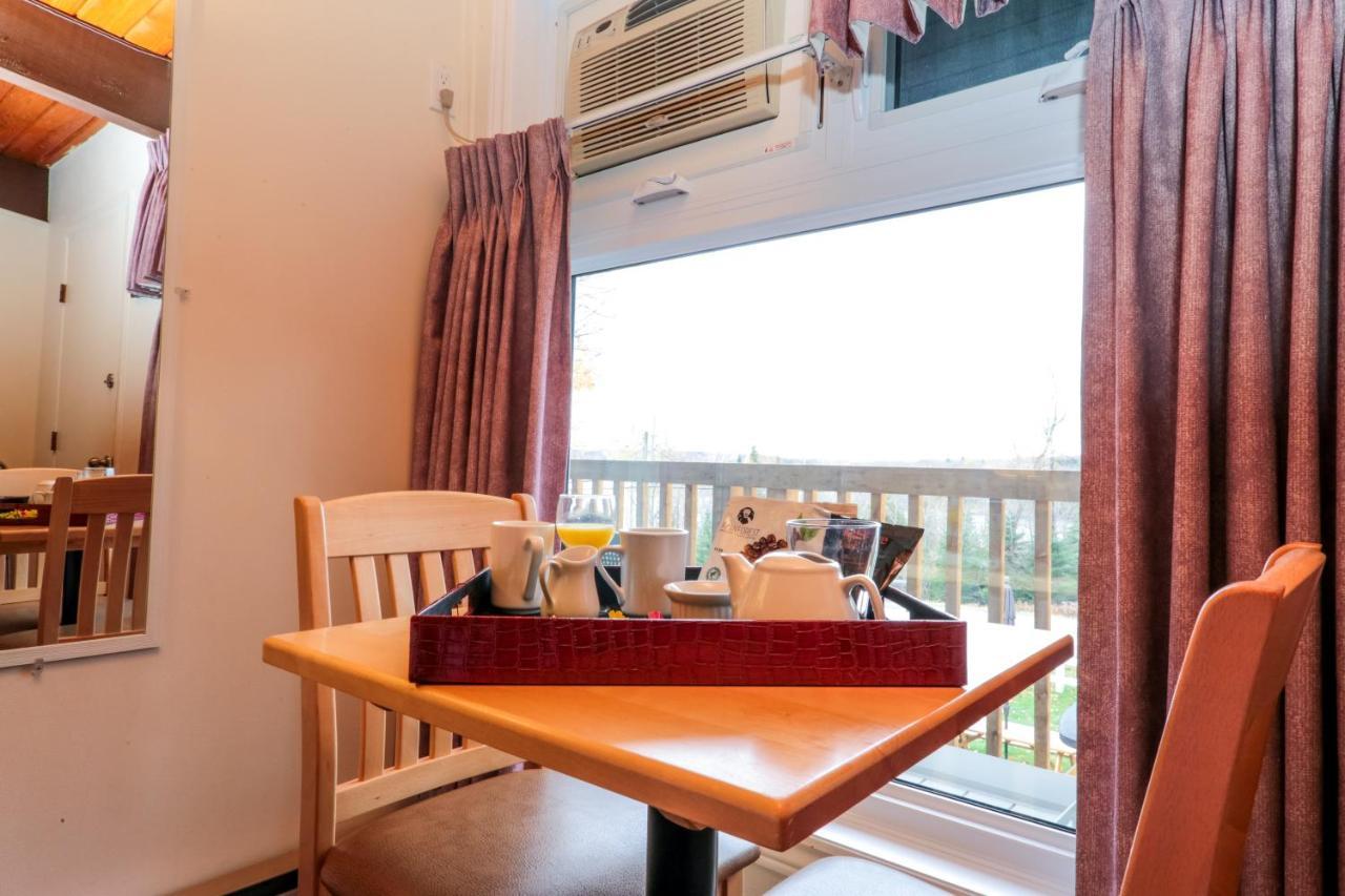 Lakeview Motel ฮาลีเบอร์ตัน ภายนอก รูปภาพ