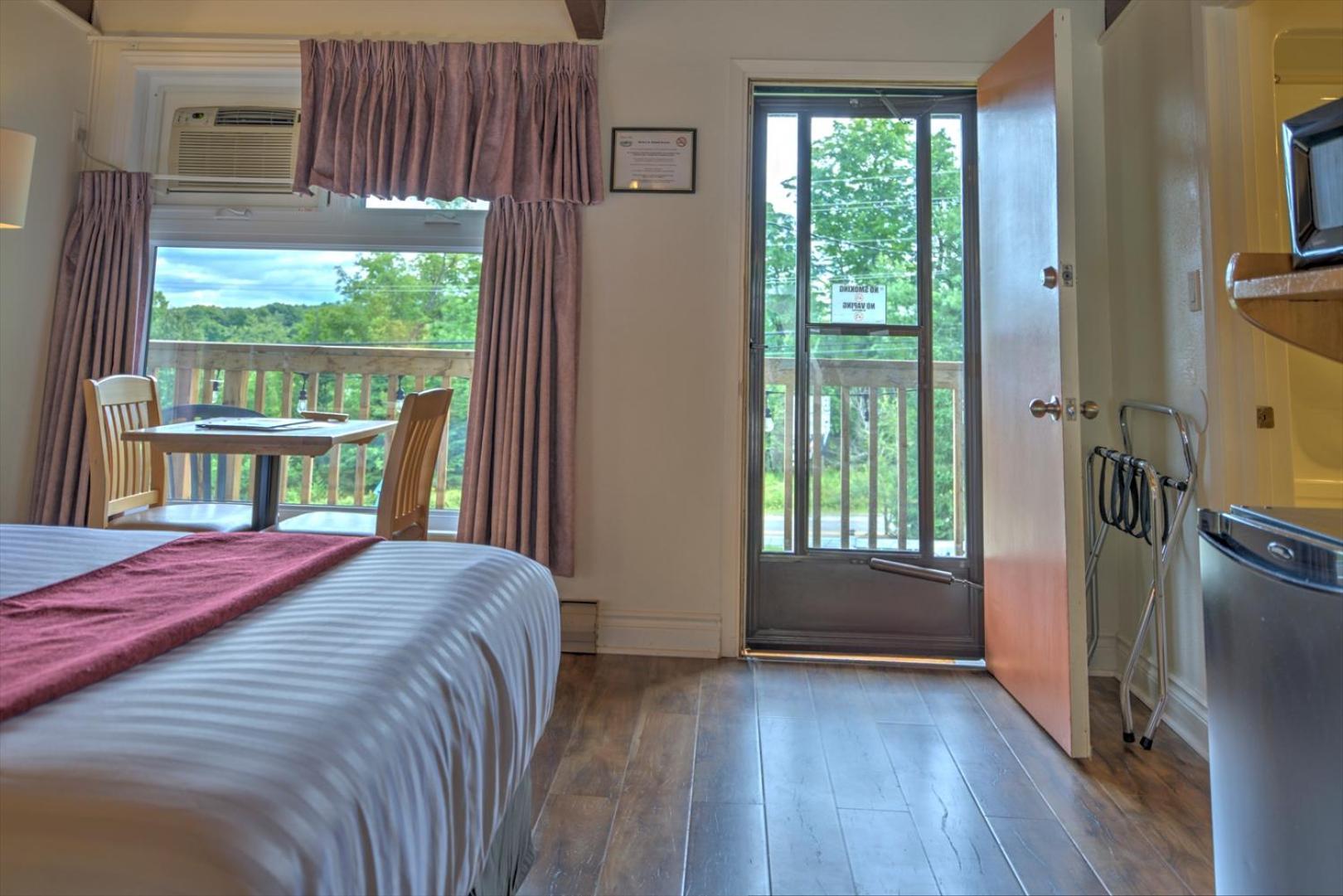 Lakeview Motel ฮาลีเบอร์ตัน ภายนอก รูปภาพ