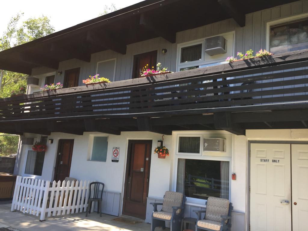 Lakeview Motel ฮาลีเบอร์ตัน ภายนอก รูปภาพ