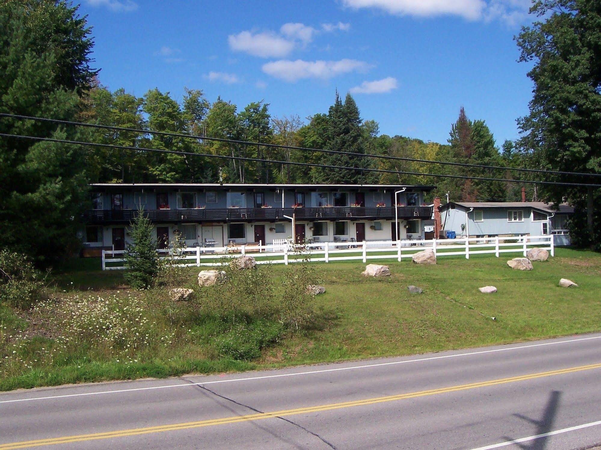 Lakeview Motel ฮาลีเบอร์ตัน ภายนอก รูปภาพ