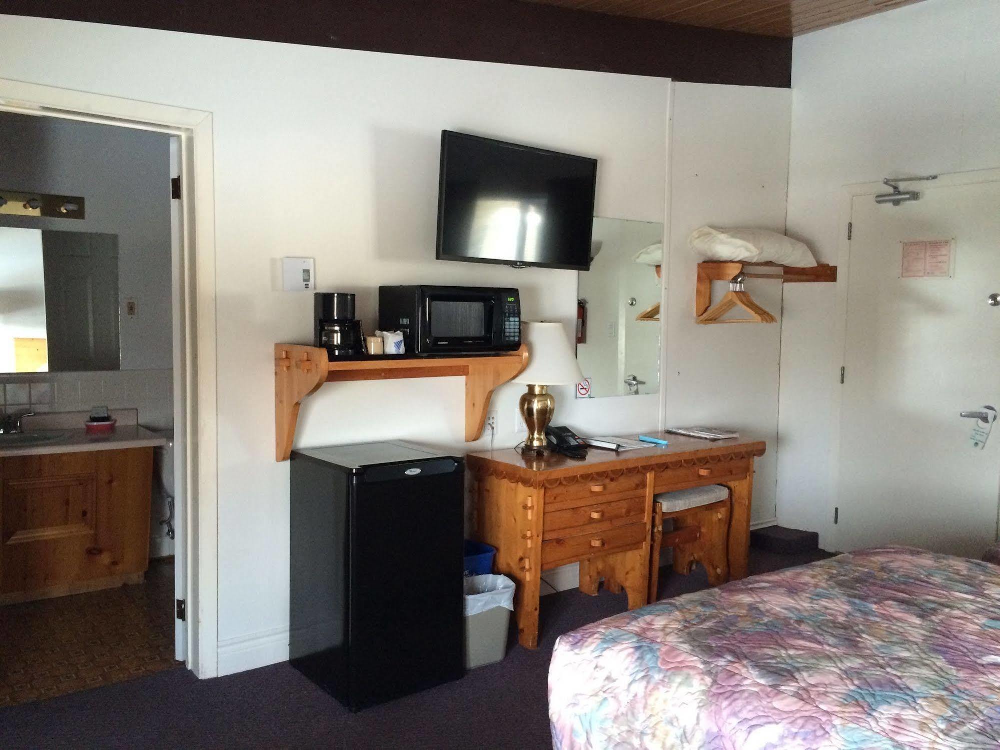 Lakeview Motel ฮาลีเบอร์ตัน ภายนอก รูปภาพ