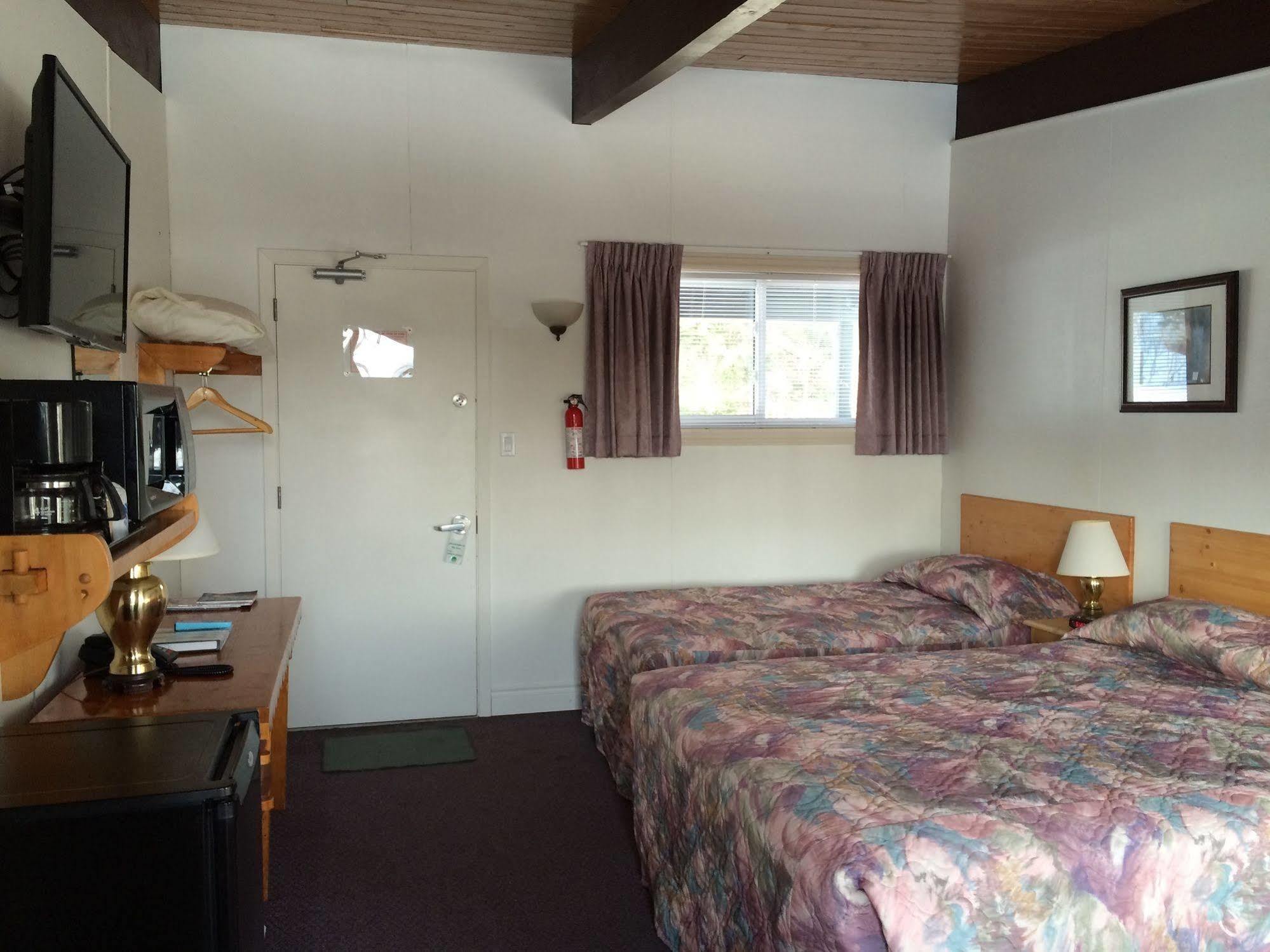 Lakeview Motel ฮาลีเบอร์ตัน ภายนอก รูปภาพ