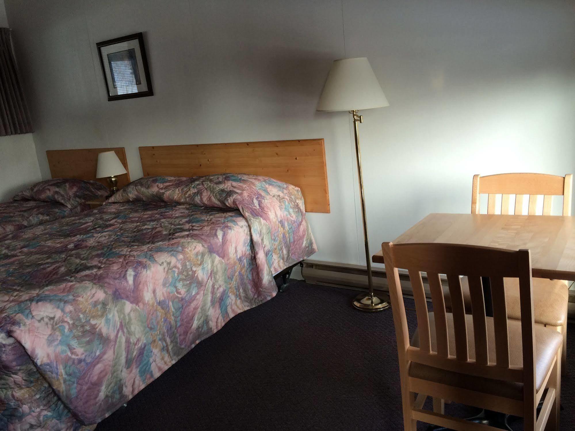 Lakeview Motel ฮาลีเบอร์ตัน ภายนอก รูปภาพ